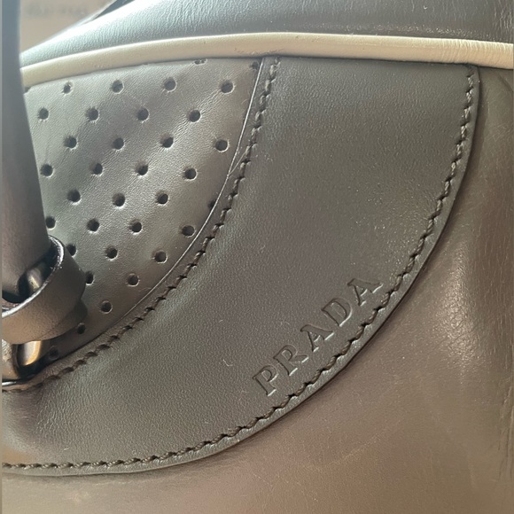 Prada Handbag in Gray Quilted Leather - Picture 3 of 17